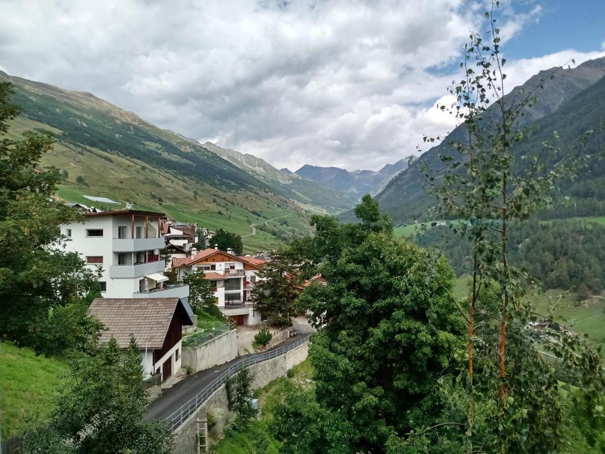 Weisskugel Gasthof Hotel Malles Venosta